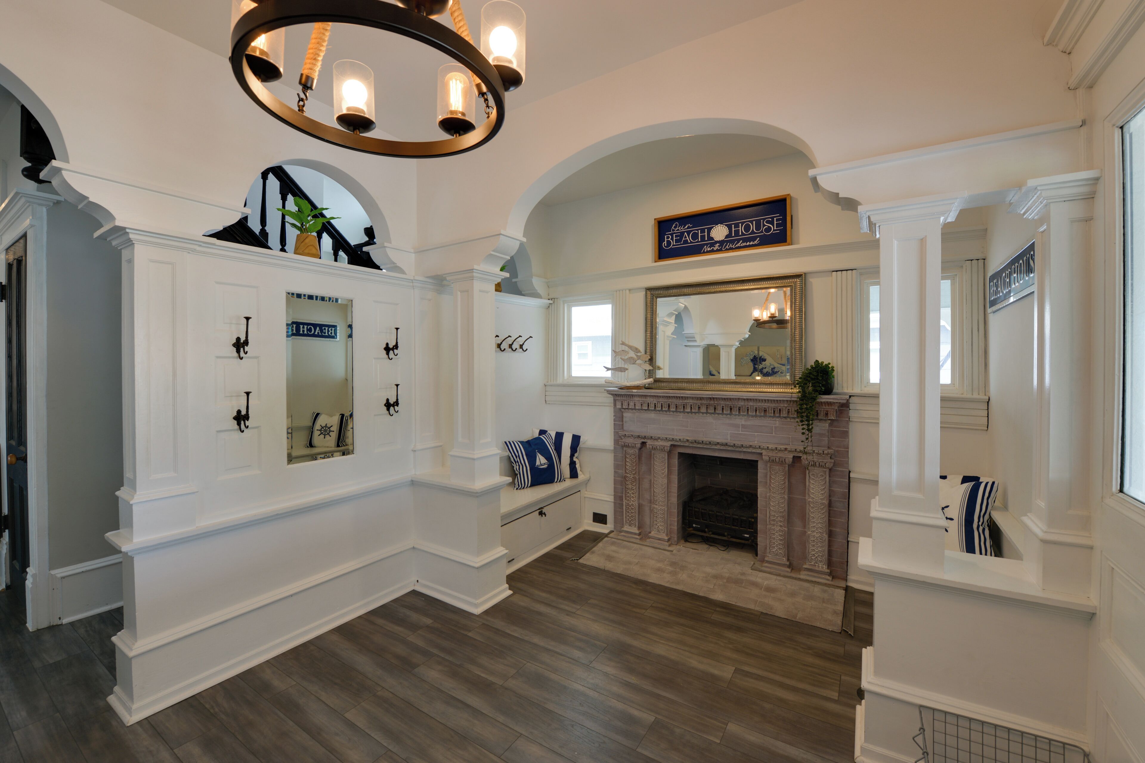 House (5 Bedrooms) | Interior