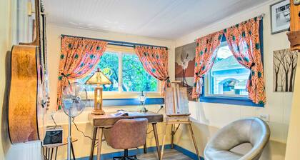 Colorful Bisbee Home w/ Patio ~ 1 Mi to Dtwn!