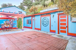 Interior - Colorful Bisbee Home w/ Patio ~ 1 Mi to Dtwn! (Bisbee)