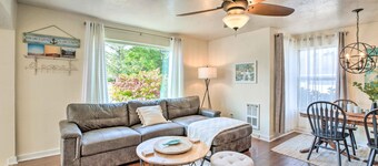 Charming Seaview Home w/ Bbq, Deck & Fire Pit