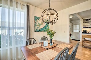 Cottage (2 Bedrooms) | Interior - Charming Seaview Home w/ Bbq, Deck & Fire Pit (Seaview)
