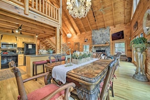 House (3 Bedrooms) | Interior
