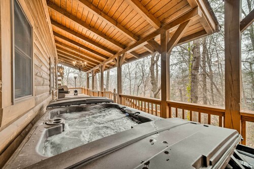 Walk to Golfing: Grand Maggie Valley Cabin!
