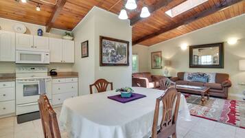 Apartment (2 Bedrooms) | Bahagian dalam