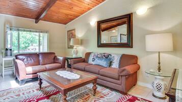 Apartment (2 Bedrooms) | Front of property