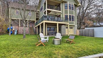 House (3 Bedrooms) | Exterior