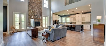 Spacious Lake Charles Craftsman - Pet Friendly!