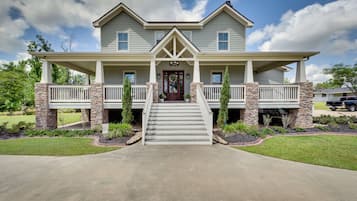 House (4 Bedrooms) | Front of property