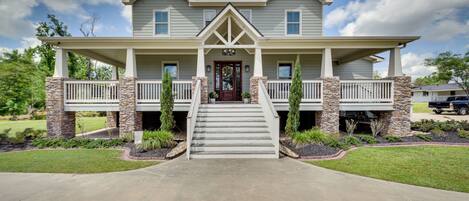 House (4 Bedrooms) | Front of property