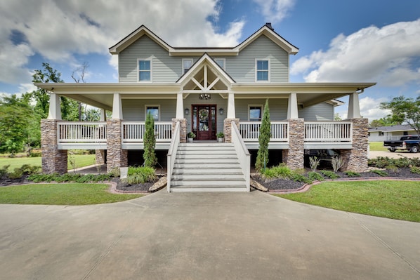 House (4 Bedrooms) | Front of property