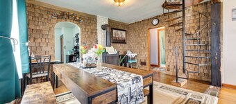 Charming Eagle Grove Farmhouse w/ Patio!