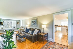 House (4 Bedrooms) | Interior