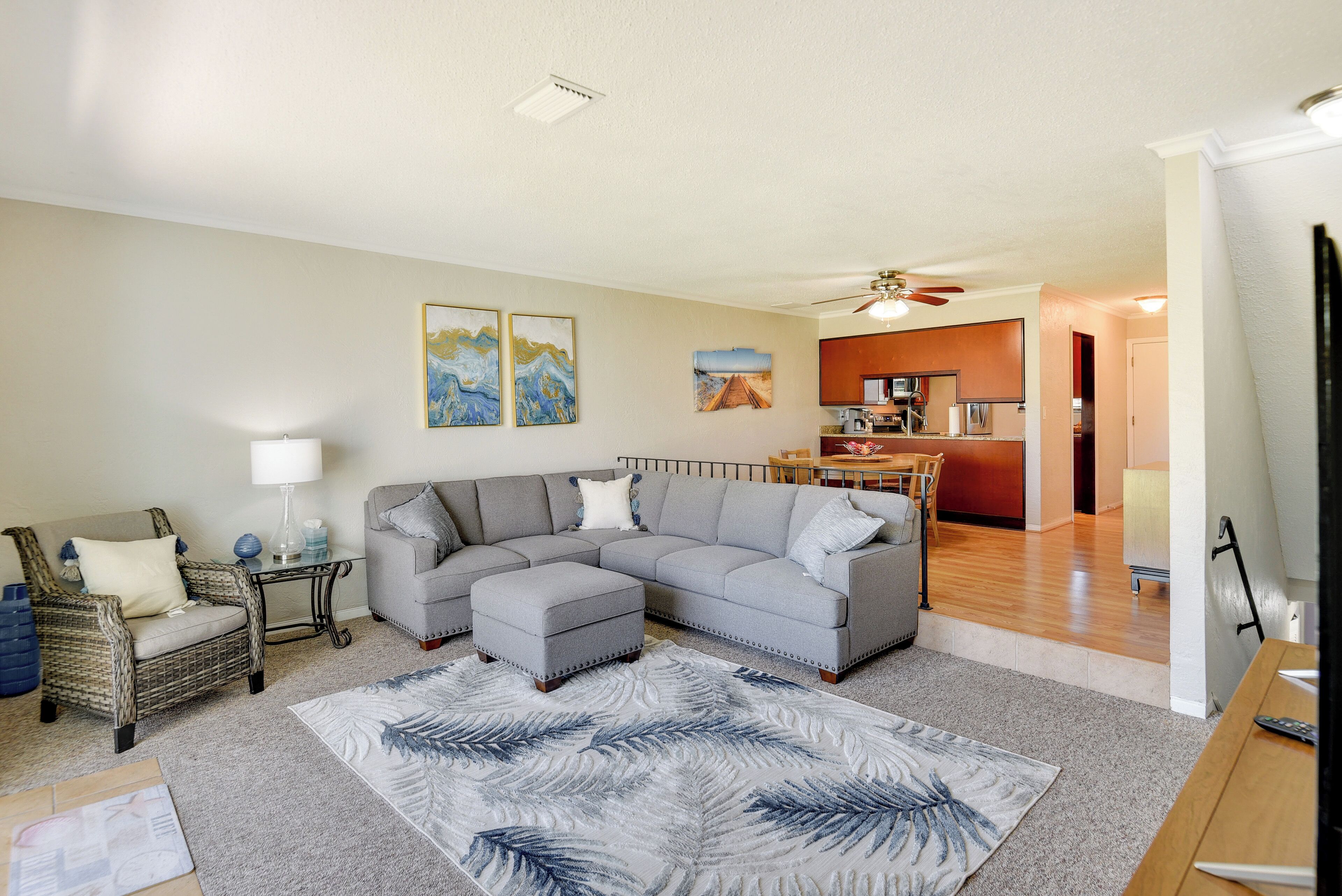 Apartment (2 Bedrooms) | Living area