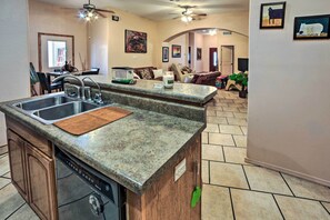 House (2 Bedrooms) | Interior - Yuma Foothills Rental: Near 3 Golf Courses! (Yuma)