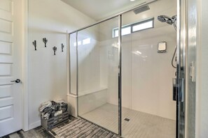 House (3 Bedrooms) | Interior - Private Pool: Stunning Goodyear Vacation Rental! (Goodyear)