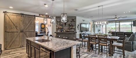 House (3 Bedrooms) | Interior