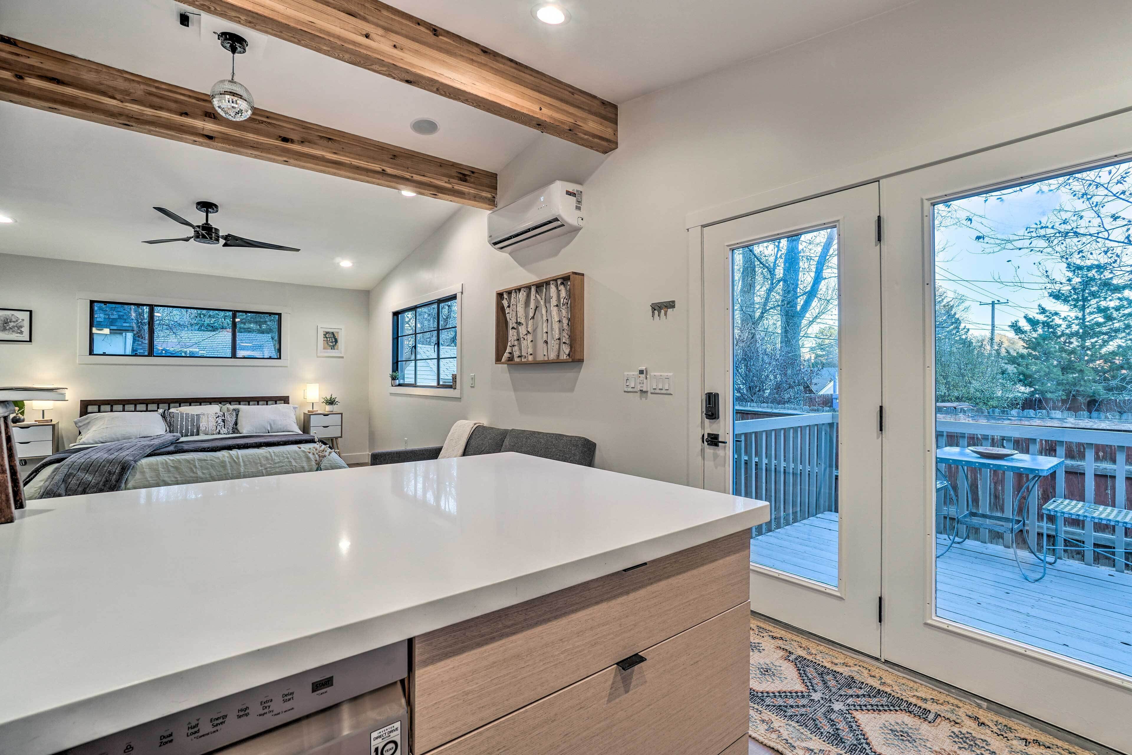 Apartment (0 Bedroom) | Interior