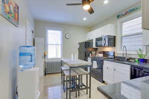 Apartment (3 Bedrooms) | Interior - Jersey City Apartment Near Liberty State Park (Jersey City)