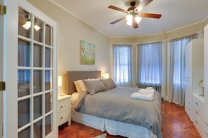 Apartment (3 Bedrooms) | Interior - Jersey City Apartment Near Liberty State Park (Jersey City)