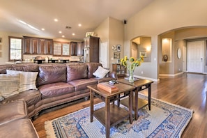 House (4 Bedrooms) | Interior