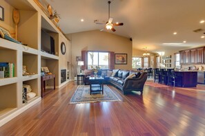 House (4 Bedrooms) | Interior