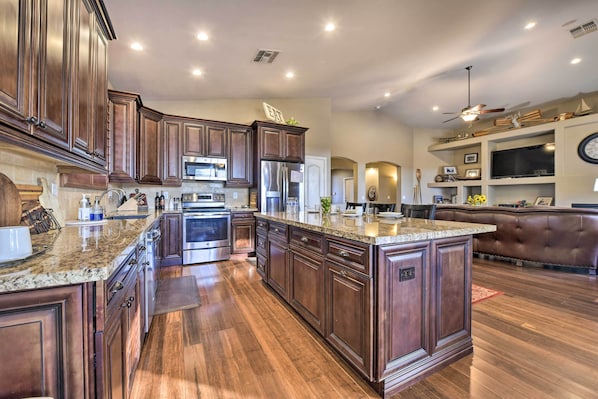 House (4 Bedrooms) | Interior