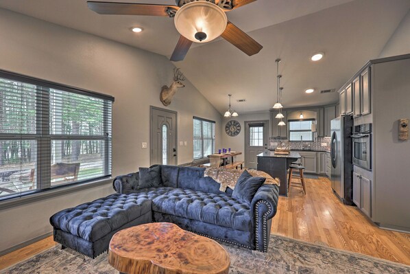 House (2 Bedrooms) | Interior