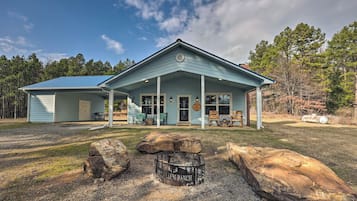 House (2 Bedrooms) | Exterior