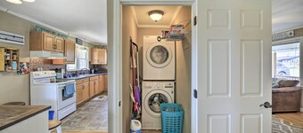 Beautiful Views & Gas Grill: Sparta Getaway!