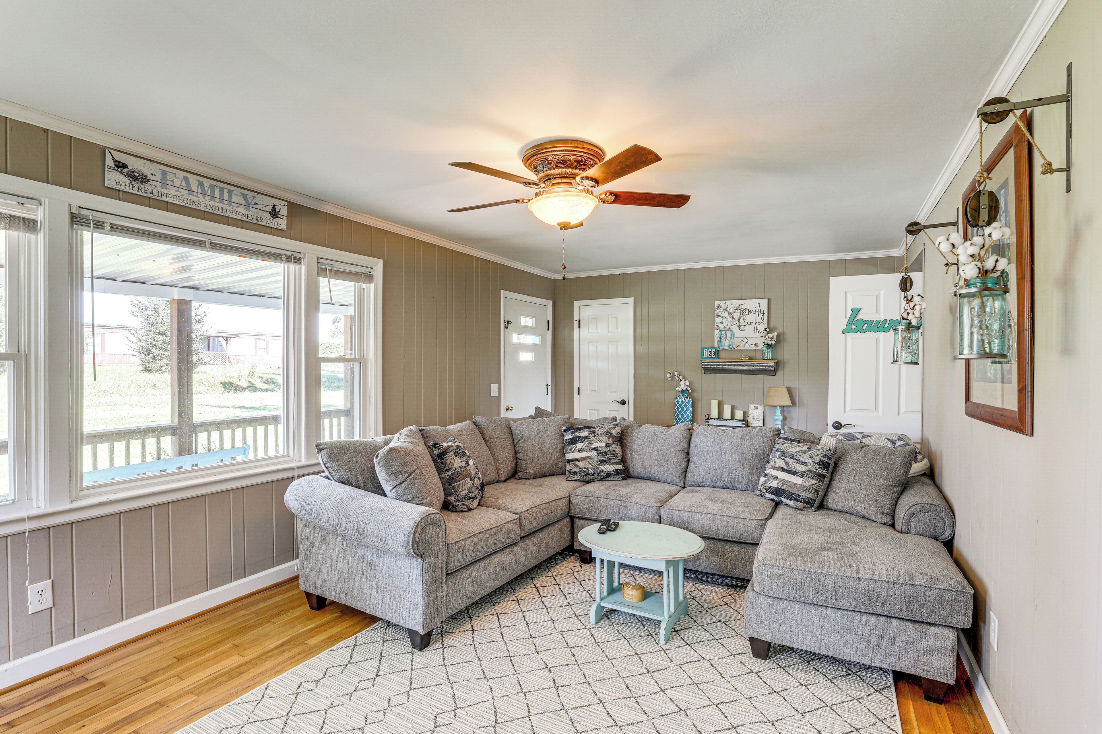 House (2 Bedrooms) | Interior