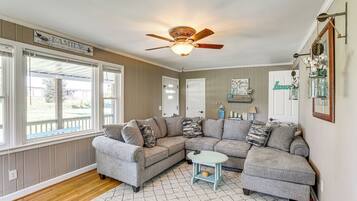 House (2 Bedrooms) | Interior