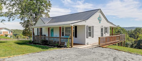 House (2 Bedrooms) | Exterior