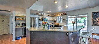 Pet-friendly Gem w/ Treehouse: 20 Mi to Sedona