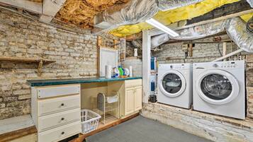 House (1 Bedroom) | Interior