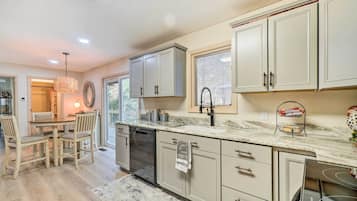 House (2 Bedrooms) | Private kitchen | Microwave, oven, stovetop, dishwasher