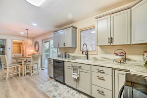 House (2 Bedrooms) | Private kitchen