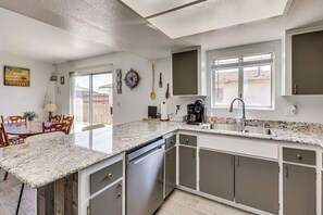 House (2 Bedrooms) | Interior