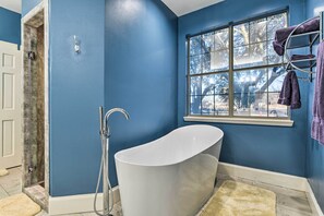 Interior - Private Pool: Spacious & Vibrant Argyle Villa! (Argyle)
