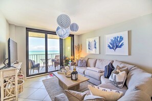 Appartement (2 Bedrooms) | Coin séjour