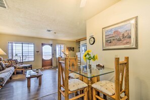 TV, books - Pet-friendly Page Studio: 4 Mi to Lake Powell (Marble Canyon)