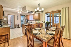House (4 Bedrooms) | Interior