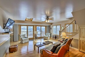 Cottage (2 Bedrooms) | Front of property