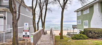 Long Beach Home: Deck, Walk to Lake Michigan