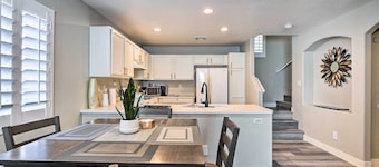 Stylish House w/ Patio, 8 Mi to Vegas Strip!