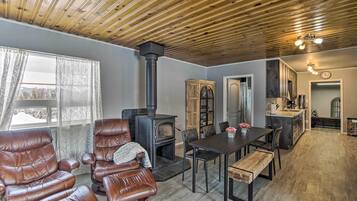 House (2 Bedrooms) | Interior