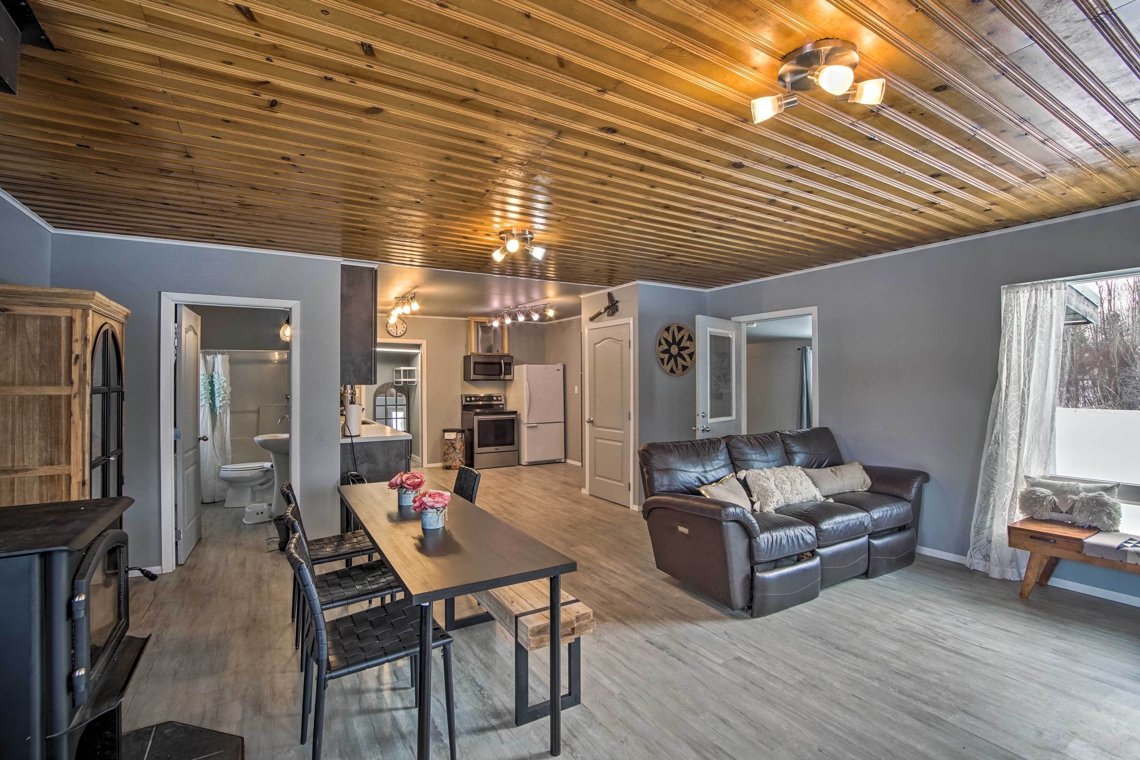 House (2 Bedrooms) | Interior