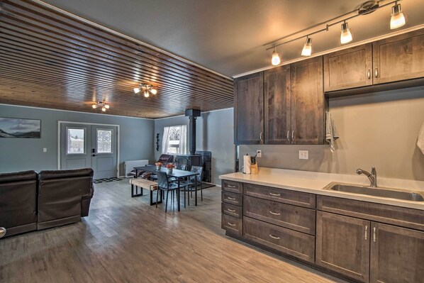 House (2 Bedrooms) | Interior