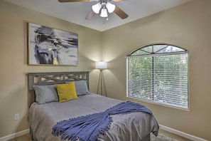 Interior - Dog-friendly Condo w/ Pool & Hot Tub in Phoenix (Phoenix)