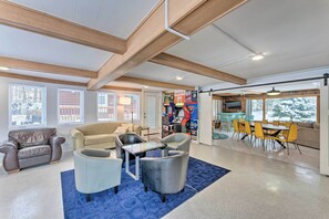 Spielezimmer