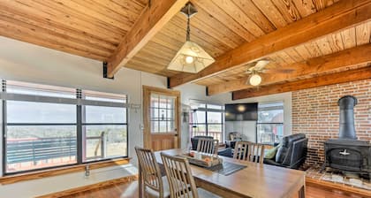 Pet-friendly Fredericksburg Cabin w/ Hot Tub!